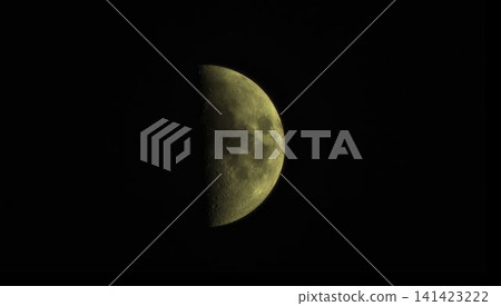2026-07-21 / 20_30_01 First Quarter Moon 2026-07-21 / 20_30_01 First Quarter Moon 141423222