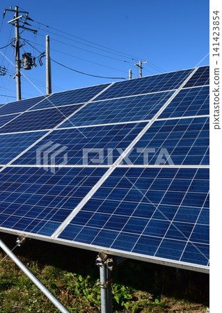 太陽能電池板自然能源 太陽能電池板自然能源 141423854