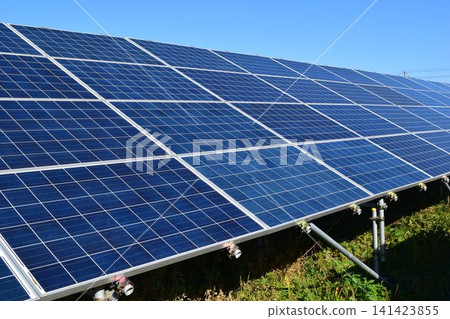 太陽能電池板自然能源 太陽能電池板自然能源 141423855