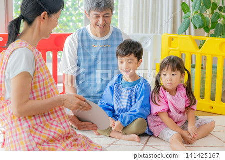 有在幼兒園使用的孩子的托兒所 141425167