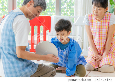有在幼兒園使用的孩子的托兒所 141425168