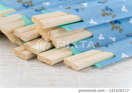 許多一次性筷子尖端的特寫 許多一次性筷子尖端的特寫 141426717