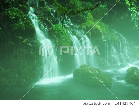 元瀧地下水,是從鳥海山地下水湧出的。 元瀧地下水,是從鳥海山地下水湧出的。 141427404