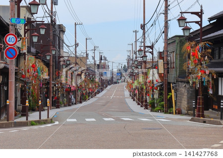 The townscape of Inami decorated for the Tanabata festival (Prefectural Road 27, Nanto City, Toyama Prefecture) The townscape of Inami decorated for the Tanabata festival (Prefectural Road 27, Nanto City, Toyama Prefecture) 141427768