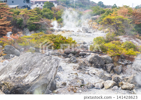 The smell of sulfur wafts through the air at Unzen Jigokudani, Oito Jigoku The smell of sulfur wafts through the air at Unzen Jigokudani, Oito Jigoku 141428623