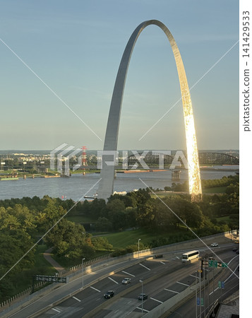 The Golden Gateway Arch in St. Louis The Golden Gateway Arch in St. Louis 141429533