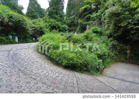 The steepest pass in Japan: Kuragari Pass on National Route 308 (Higashi-Osaka City, Osaka Prefecture) The steepest pass in Japan: Kuragari Pass on National Route 308 (Higashi-Osaka City, Osaka Prefecture) 141429588