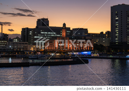 橫濱海關大樓女王塔的夜景 橫濱海關大樓女王塔的夜景 141430111