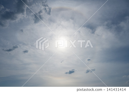 Sun halo 141431414