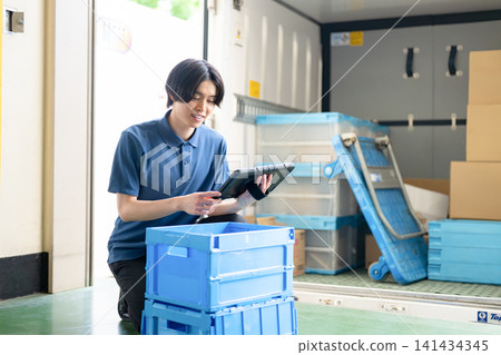 外送司機配備平板電腦 141434345