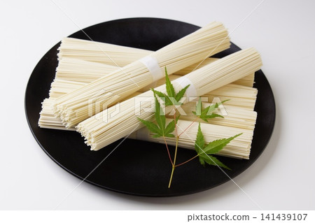 一捆素面 一捆素面 141439107