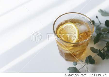 檸檬冰茶－清爽的夏日飲品，留有文字空間。 141439124