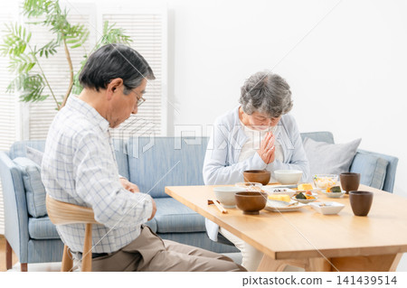 高級夫婦 141439514