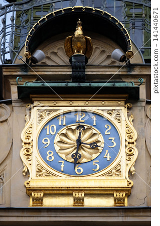 Glockenspiel clock in Graz, Styria, Austria Glockenspiel clock in Graz, Styria, Austria 141440671