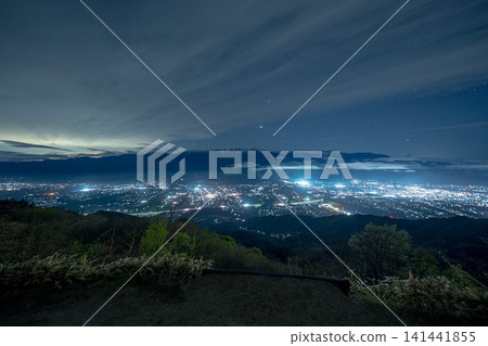 露營地的夜景 141441855