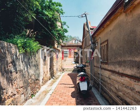 alleyways of traditional settlements in Kinmen alleyways of traditional settlements in Kinmen 141442263