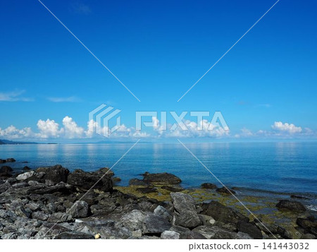 Okinawa's blue sea and sky Okinawa's blue sea and sky 141443032