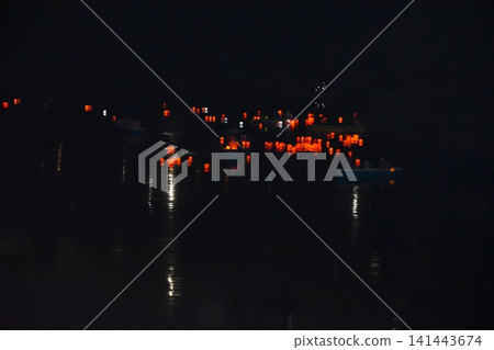 Scenes from the lantern floating ceremony at Chidorigafuchi, Imperial Palace, Tokyo 141443674