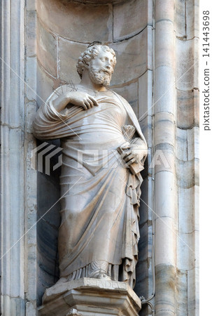 Saint Judas Thaddaeus, statue on the Milan Cathedral, Duomo di Santa Maria Nascente, Milan, Lombardy, Italy Saint Judas Thaddaeus, statue on the Milan Cathedral, Duomo di Santa Maria Nascente, Milan, Lombardy, Italy 141443698