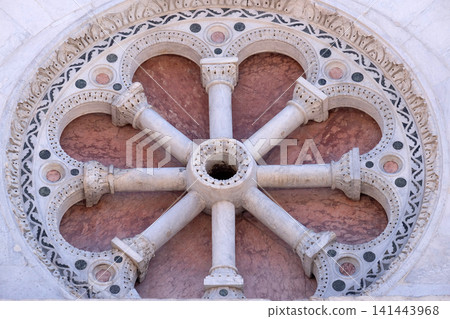 Rosette of the San Michele in Foro Church in Lucca, Italy Rosette of the San Michele in Foro Church in Lucca, Italy 141443968
