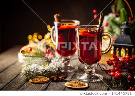 christmas hot mulled wine 141445791