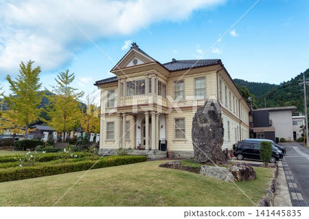 丹波市柏原町黎明館(原氷上第一高等小学校校舍) 丹波市柏原町黎明館(原氷上第一高等小学校校舍) 141445835