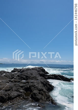 Waves crashing against the rocky shore of Jogashima Island in Kanagawa Prefecture Waves crashing against the rocky shore of Jogashima Island in Kanagawa Prefecture 141446798