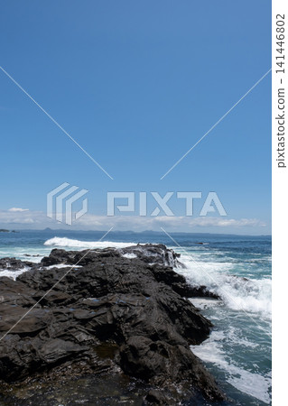Waves crashing against the rocky shore of Jogashima Island in Kanagawa Prefecture Waves crashing against the rocky shore of Jogashima Island in Kanagawa Prefecture 141446802