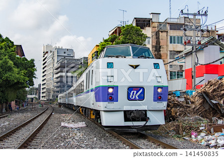 Thai State Railway's KiHa 183 (formerly JR Hokkaido) 141450835