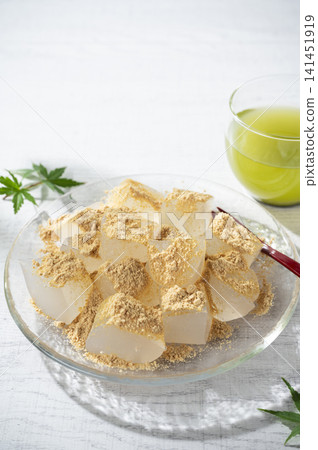 Warabimochi Warabimochi 141451919