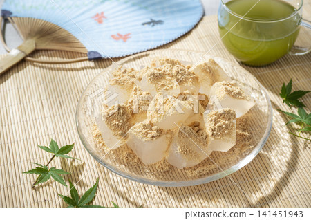 Warabimochi Warabimochi 141451943