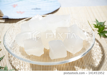 Warabi mochi (without kinako powder) Warabi mochi (without kinako powder) 141451952