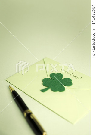 Lucky Four Leaf Glover Letter 141452594