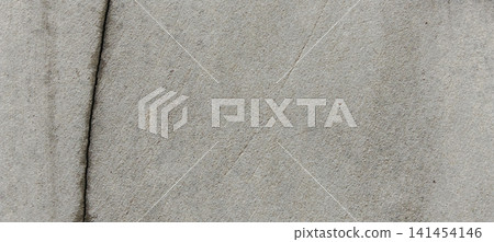 Vertical cracks in fine grained concrete surfaces Vertical cracks in fine grained concrete surfaces 141454146