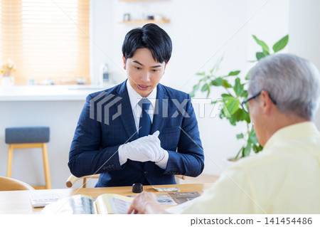 提供古董錢幣和郵票的現場鑑定服務。 提供古董錢幣和郵票的現場鑑定服務。 141454486