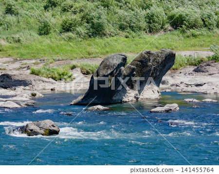 Scenery of the middle reaches of the Kiso River: Erosion-stricken rocks Scenery of the middle reaches of the Kiso River: Erosion-stricken rocks 141455764