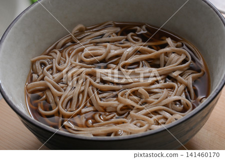 Kake soba (hot soba noodles in broth) 141460170