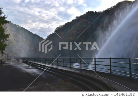 廣島,貫井水壩,水壩洩洪 廣島,貫井水壩,水壩洩洪 141461198