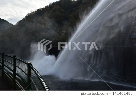廣島，貫井水壩，水壩洩洪 141461493