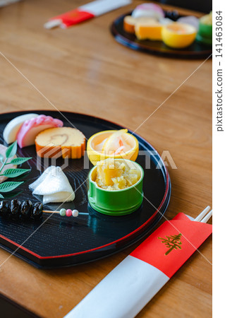 A photo of beautifully arranged New Year's osechi dishes. 141463084