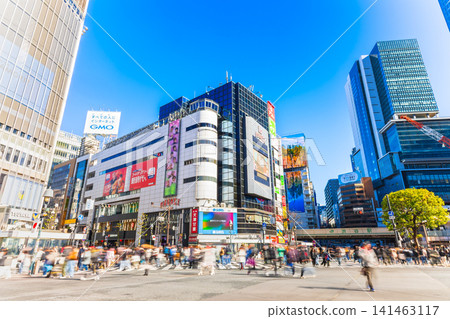 新年假期期間的東京澀谷十字路口 新年假期期間的東京澀谷十字路口 141463117