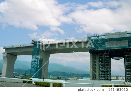 Construction scene of the Linear Chuo Shinkansen (Takagi Village, Shimoina District, Nagano Prefecture) under construction. Construction scene of the Linear Chuo Shinkansen (Takagi Village, Shimoina District, Nagano Prefecture) under construction. 141465010