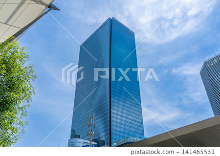 從八重洲大廈(一座綜合用途的商業摩天大樓)出發,可直接通往東京車站。 從八重洲大廈(一座綜合用途的商業摩天大樓)出發,可直接通往東京車站。 141465531