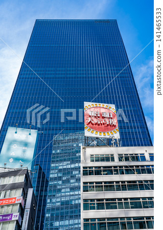 從八重洲大廈（一座綜合用途的商業摩天大樓）出發，可直接通往東京車站。 141465533