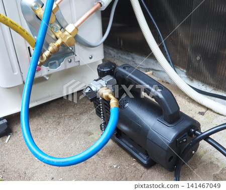 Air conditioner vacuuming process 141467049