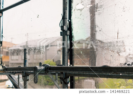 Repair and maintenance of apartment buildings using external scaffolding 141469221