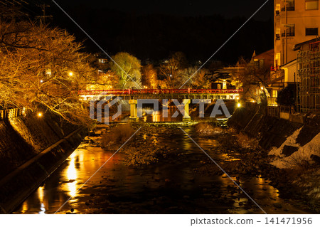 Winter in Takayama City, Gifu Prefecture: Old townscape at night, Nakabashi Bridge Winter in Takayama City, Gifu Prefecture: Old townscape at night, Nakabashi Bridge 141471956