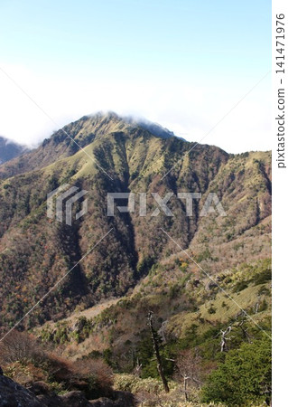 石槌岳、天狗岳、墓園嶺、南千峰、愛媛縣最高峰、壯麗景色、健行、多變路線、陡峭懸崖、自然環境 石槌岳、天狗岳、墓園嶺、南千峰、愛媛縣最高峰、壯麗景色、健行、多變路線、陡峭懸崖、自然環境 141471976