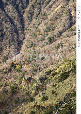 石槌岳、天狗岳、墓園嶺、南千峰、愛媛縣最高峰、壯麗景色、健行、多變路線、陡峭懸崖、自然環境 石槌岳、天狗岳、墓園嶺、南千峰、愛媛縣最高峰、壯麗景色、健行、多變路線、陡峭懸崖、自然環境 141471978