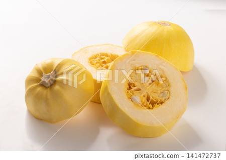 [Okayama Prefecture] Spaghetti squash (Somen pumpkin) 141472737
